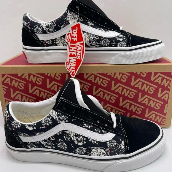 Vans Men’s Old Skool (Flash Skulls)Multi/True White Sneakers
VN0A38G118C - Picture 2 of 16